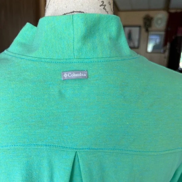 Woman’s Columbia green light cardigan - Picture 7 of 16